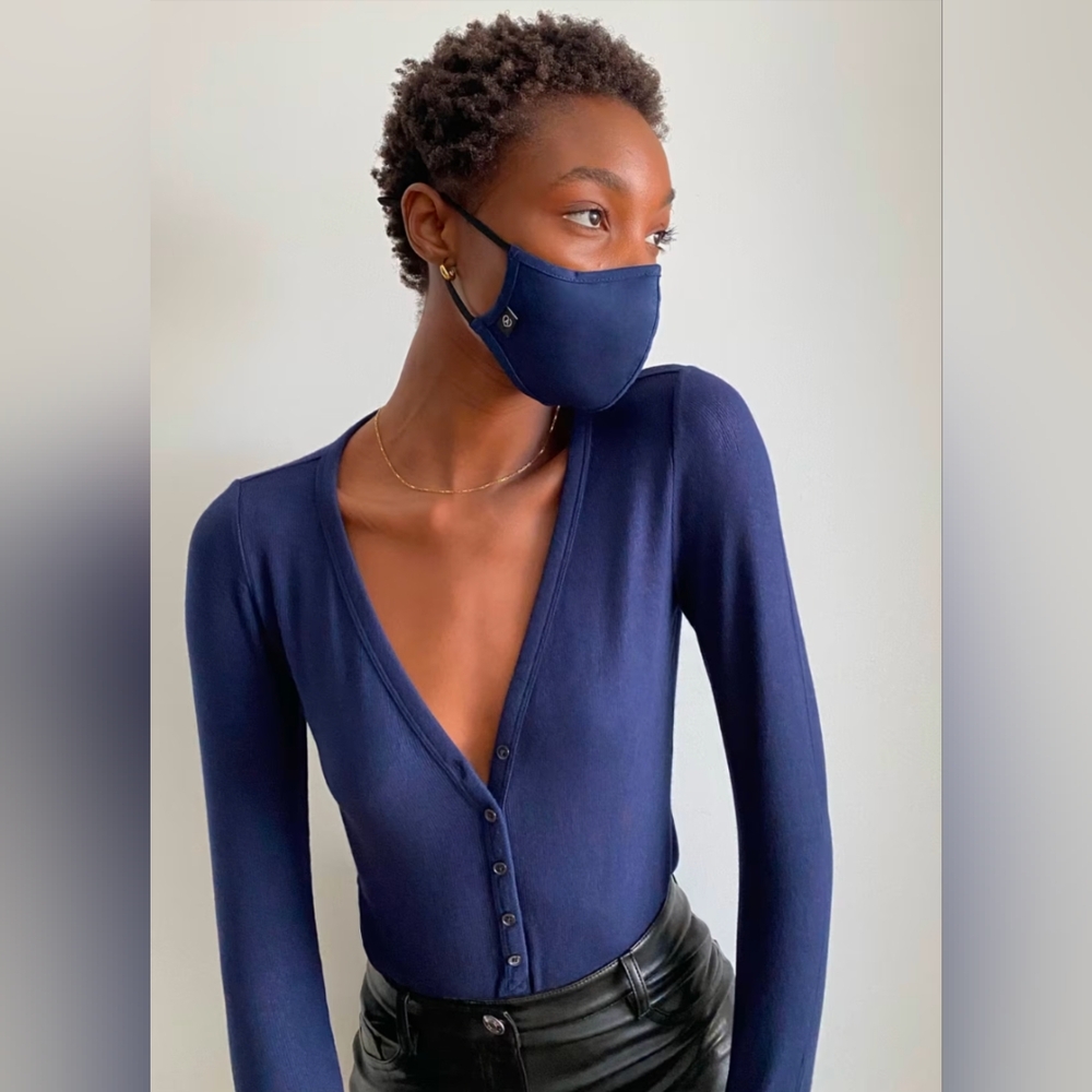 NWT - Aritzia - Sculpted Linen Face Mask $5 OR free with Aritzia purchas…